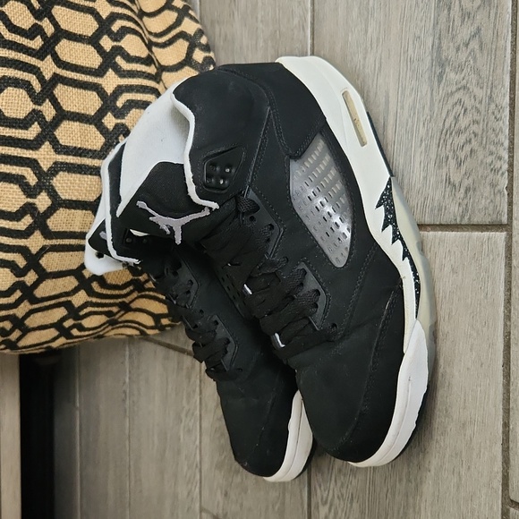 Air Jordans 5 Retro Oreo - Picture 1 of 12